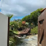 Beautiful Small Bungalow, Amazing Views And Garden 別荘 *