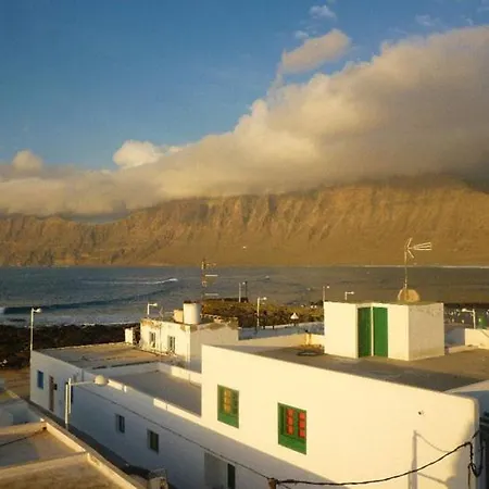 Beautiful Small Bungalow, Amazing Views And Garden