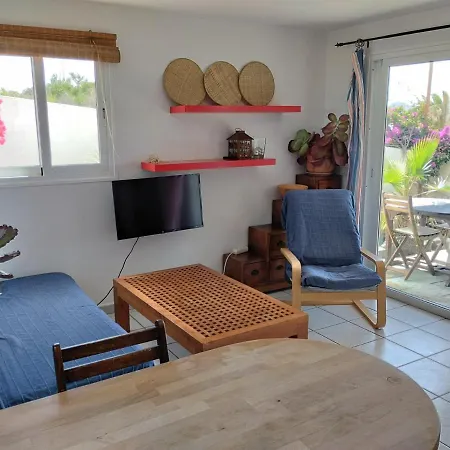 Holiday home Beautiful Small Bungalow, Amazing Views And Garden Famara